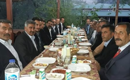 Kaymakam Muhammet Tugay, Muhtar Yusuf Kalkan ile İftar Yemeğinde Bir Araya Geldi