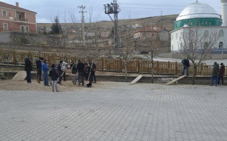 Köy Meydanı Kilit Taş Döşeme Çalışmaları Tamamlandı