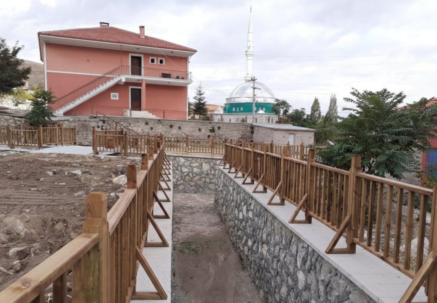 Köy Sel Taşkın Kanalı Korkulukları Tamamlandı