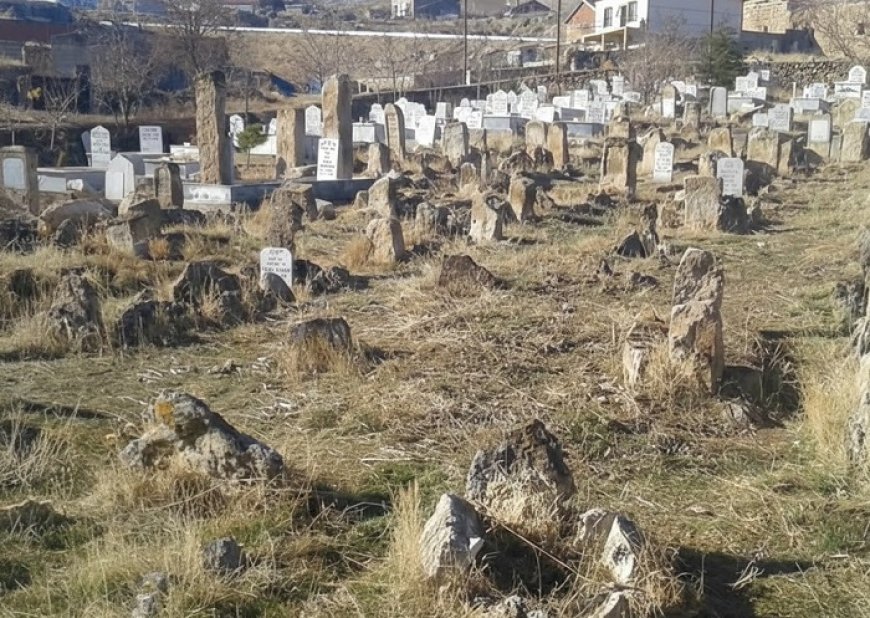 Hayırsever Vatandaşımızdan Köy Mezarlığına Anlamlı Destek