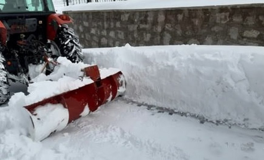 Kış Şartlarına Rağmen Köy Yolları Açık Tutuldu
