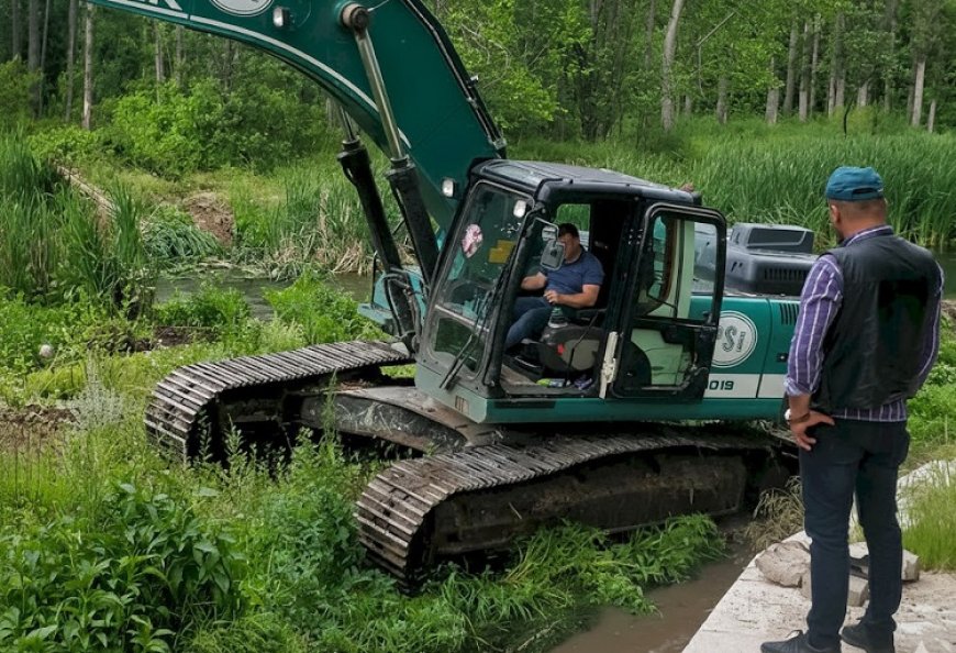 Yaprakhisar Tarihi Taş Köprü ve Melendiz Çayı’nda Temizlik Çalışması Yapıldı
